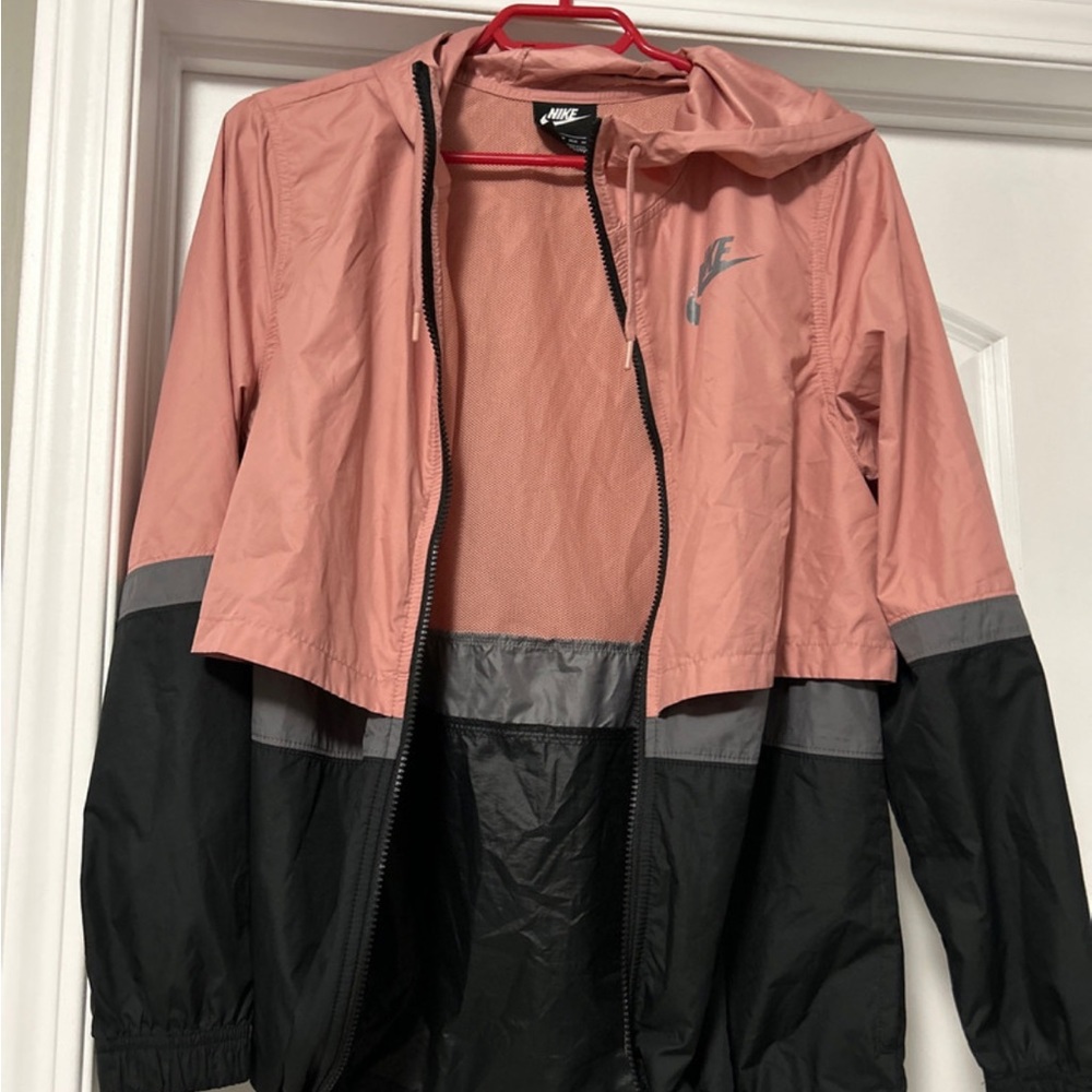 Nike wind breaker